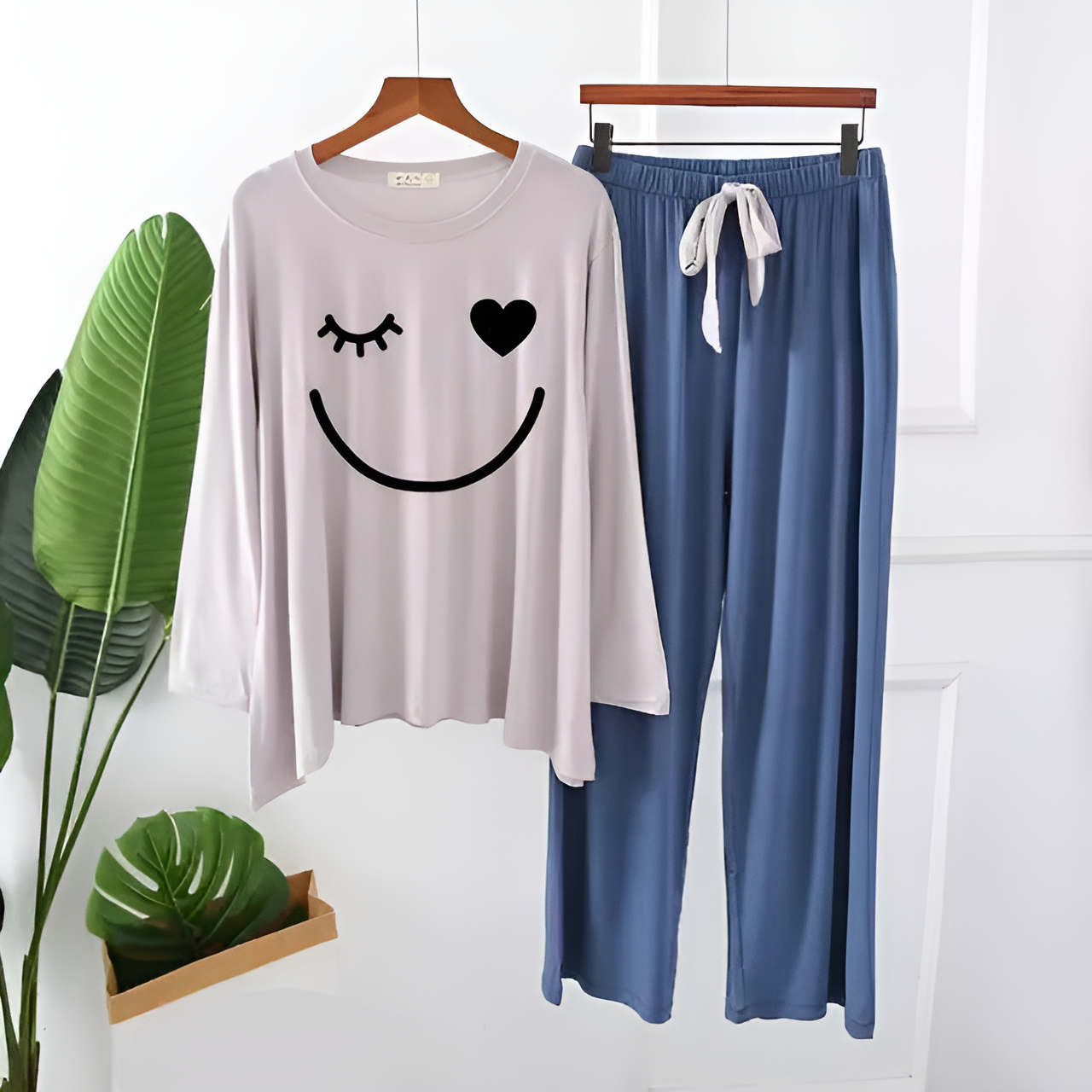 White Smiley Printed Loungewear