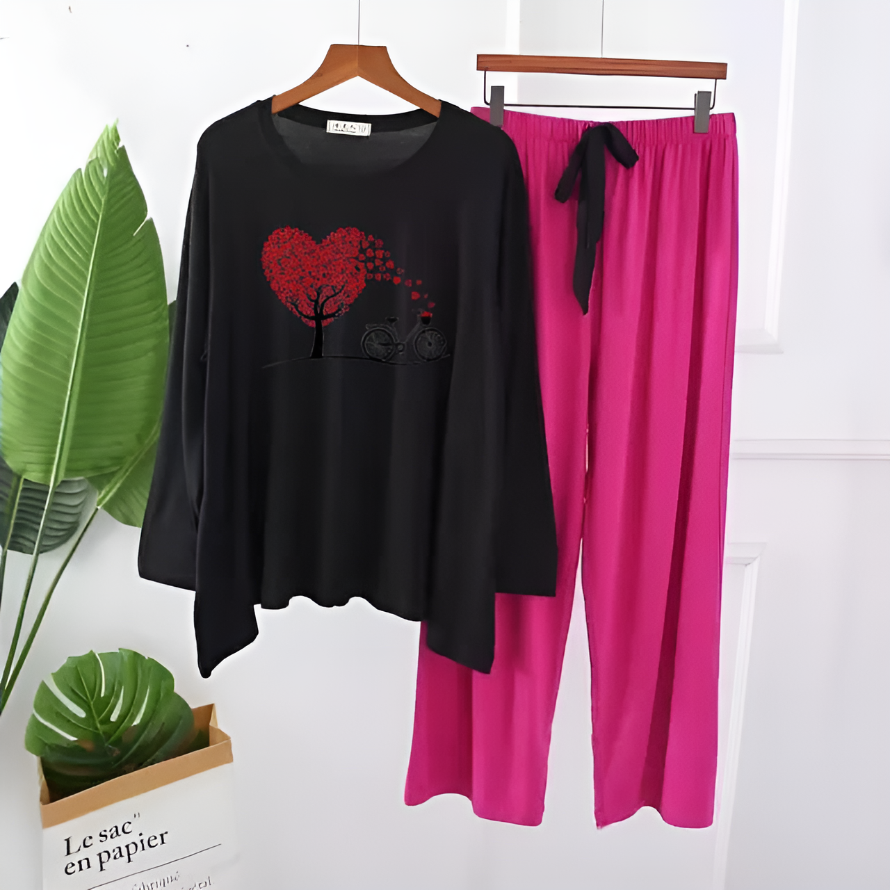 Black and Magenta Heart Tree Cycle Printed Loungewear